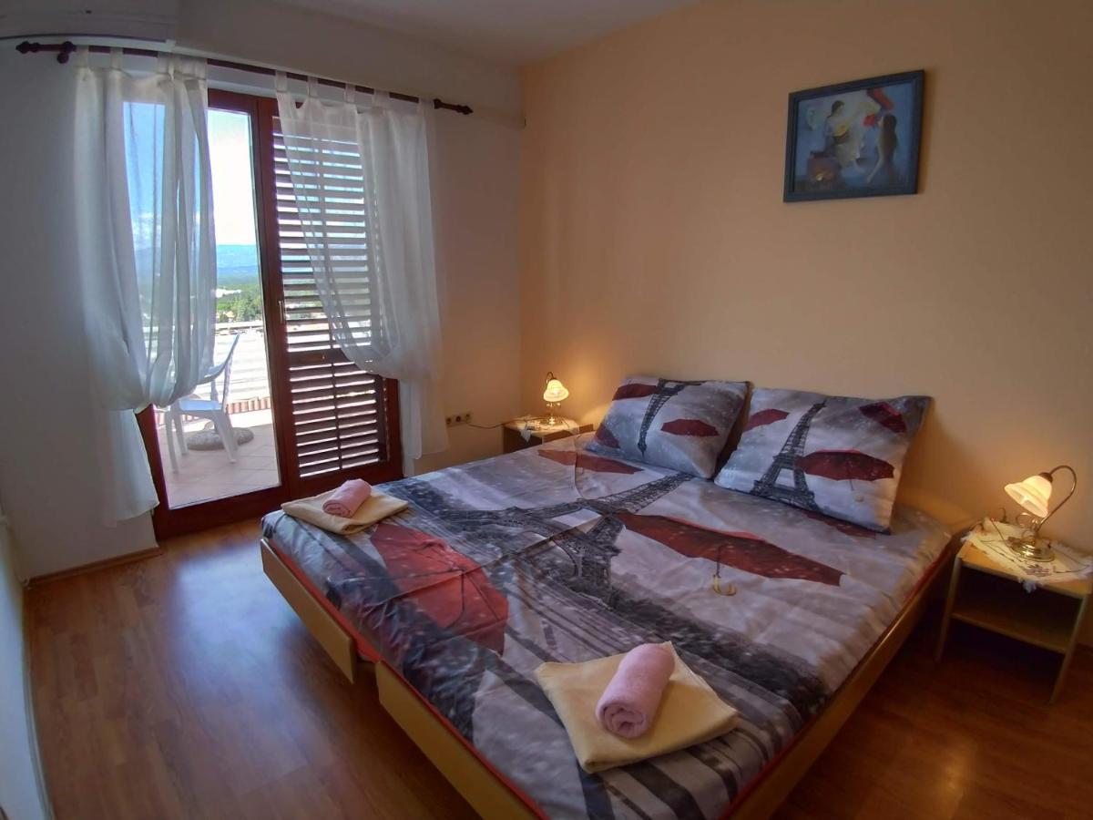 Apartments With A Parking Space Njivice, Krk - 15904 Exterior foto
